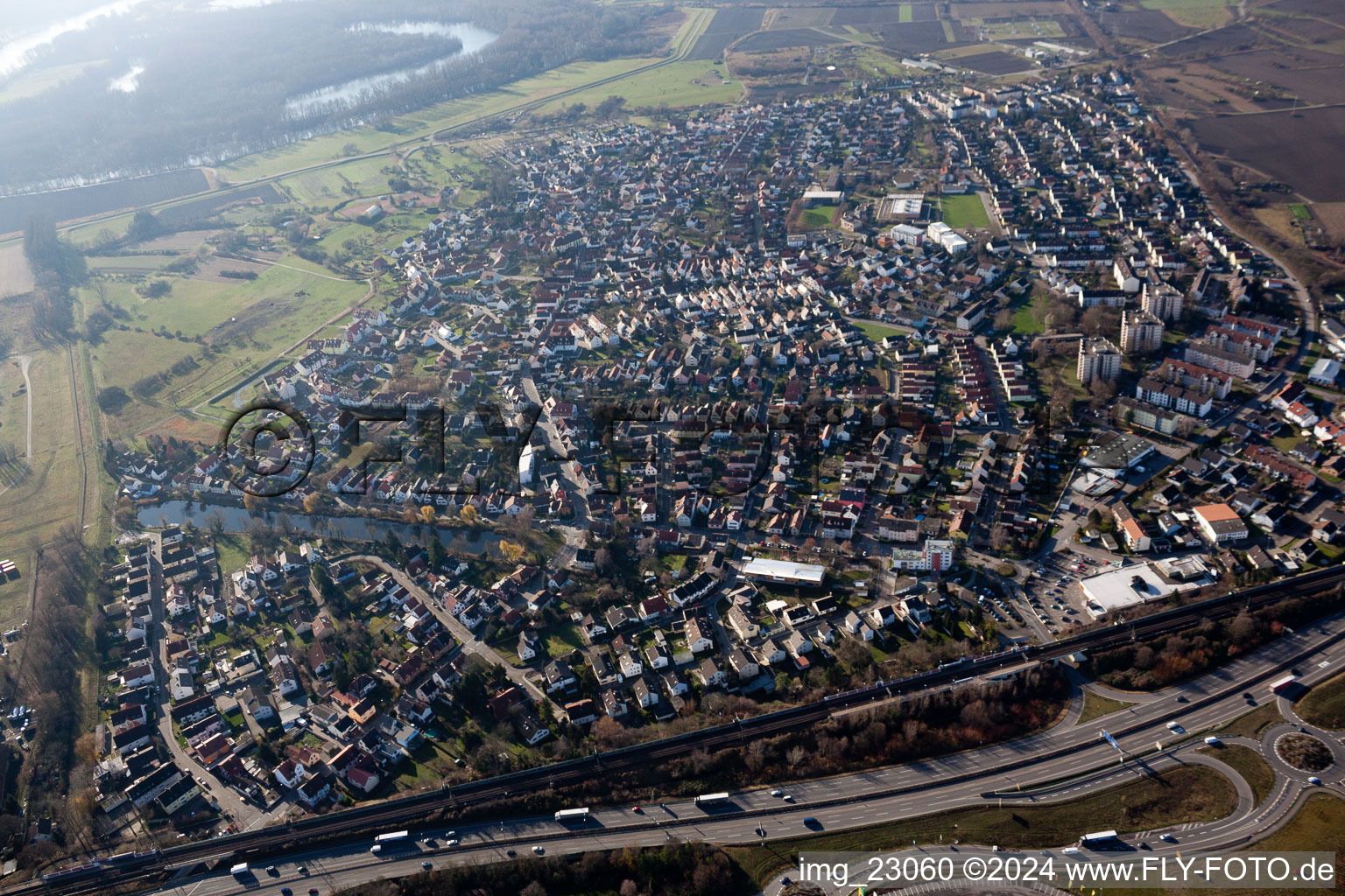 Quartier Maximiliansau in Wörth am Rhein dans le département Rhénanie-Palatinat, Allemagne d'en haut