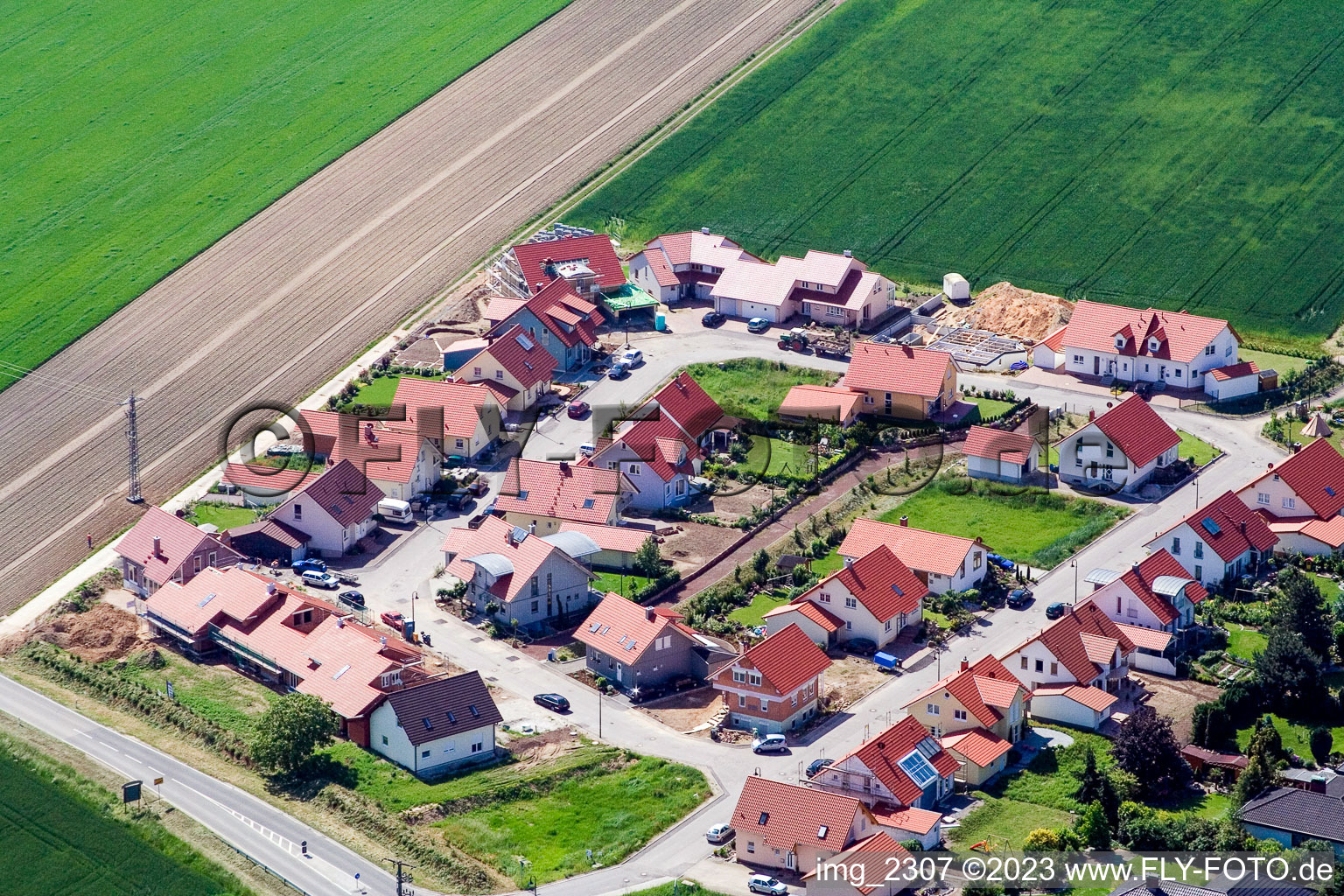 Vue aérienne de Nouvelle zone de développement Im Bannholz à le quartier Hayna in Herxheim bei Landau/Pfalz dans le département Rhénanie-Palatinat, Allemagne