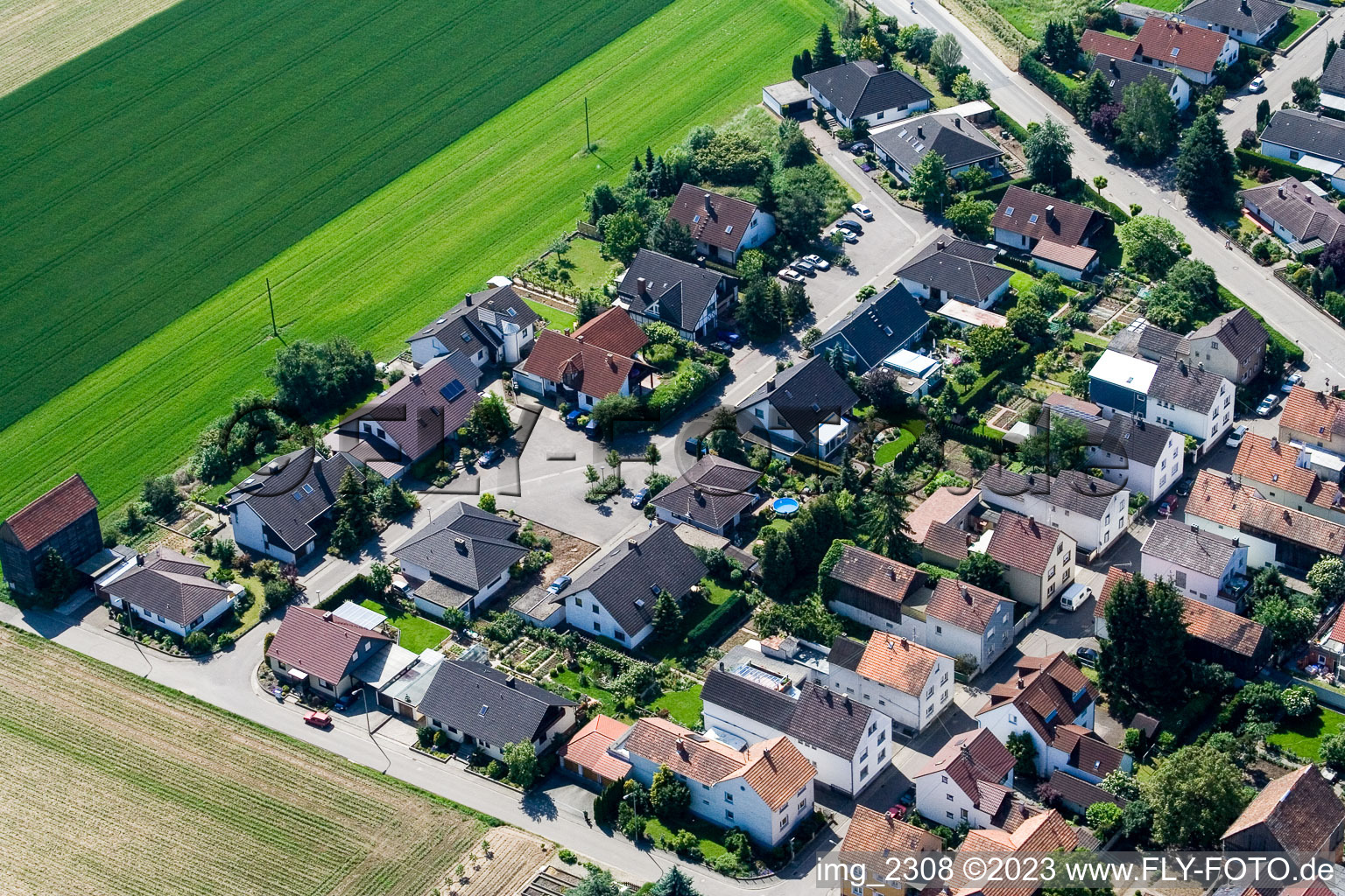 Vue aérienne de Dans la roseraie à le quartier Hayna in Herxheim bei Landau dans le département Rhénanie-Palatinat, Allemagne