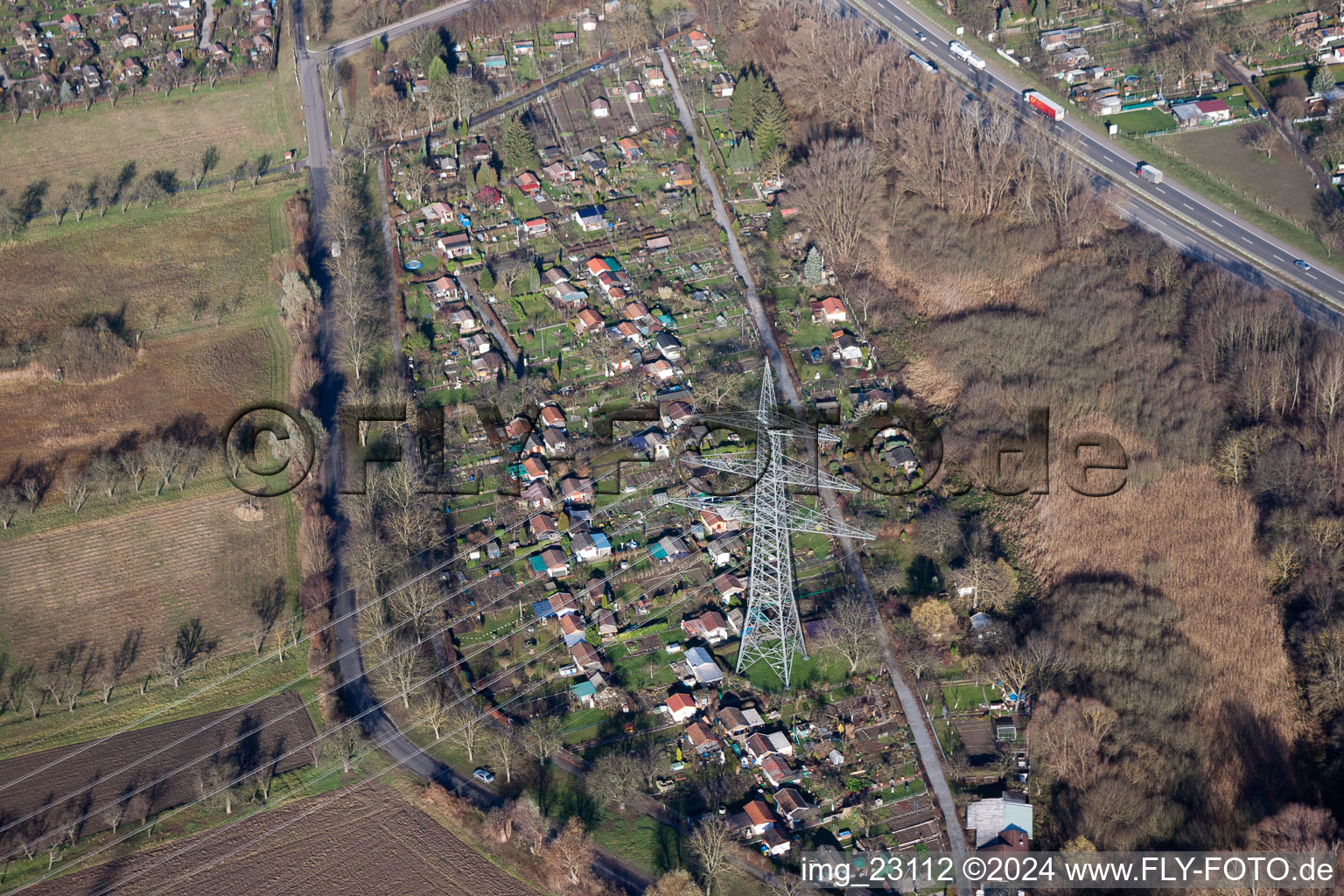 Quartier Knielingen in Karlsruhe dans le département Bade-Wurtemberg, Allemagne vue d'en haut