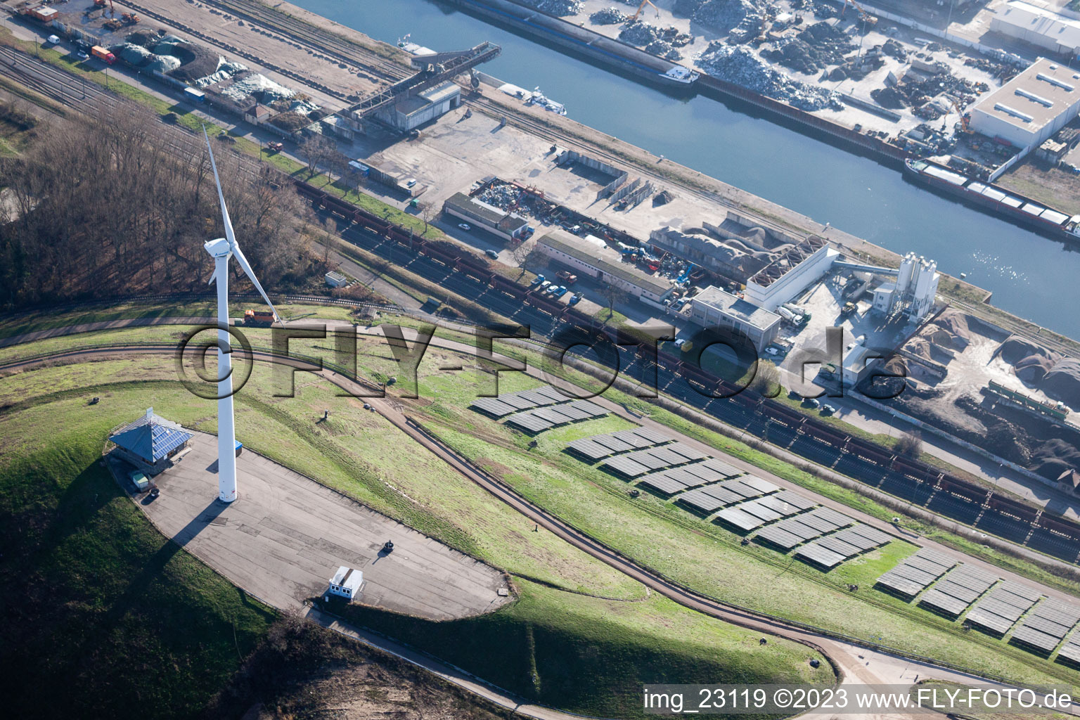 Quartier Rheinhafen in Karlsruhe dans le département Bade-Wurtemberg, Allemagne d'un drone