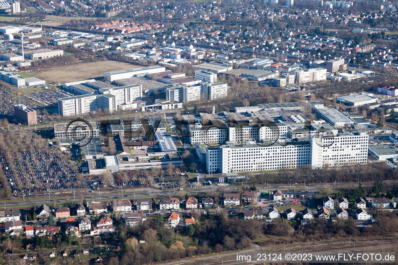 Enregistrement par drone de Quartier Knielingen in Karlsruhe dans le département Bade-Wurtemberg, Allemagne