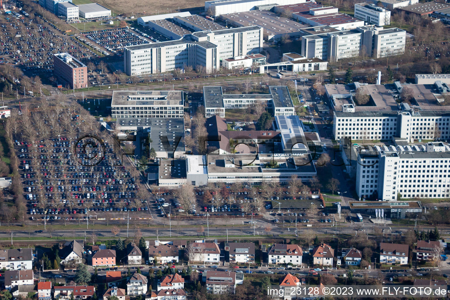 Quartier Knielingen in Karlsruhe dans le département Bade-Wurtemberg, Allemagne vu d'un drone