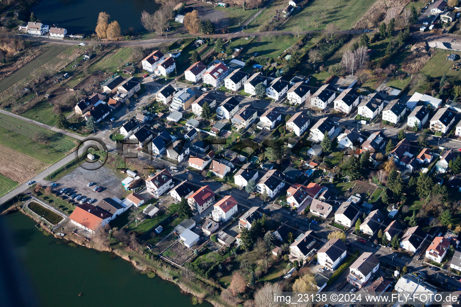 Quartier Knielingen in Karlsruhe dans le département Bade-Wurtemberg, Allemagne vue d'en haut