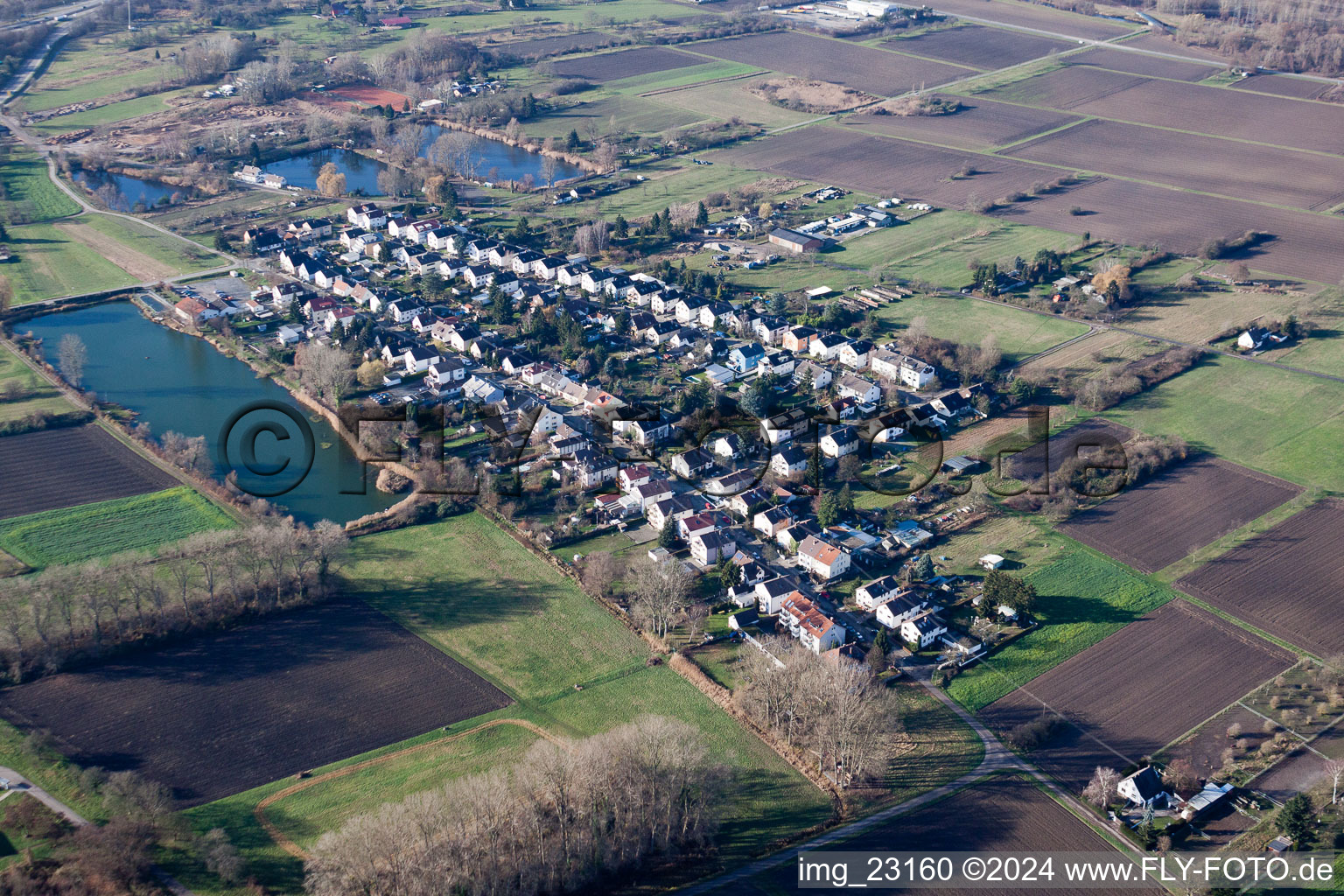 Vue d'oiseau de Quartier Knielingen in Karlsruhe dans le département Bade-Wurtemberg, Allemagne