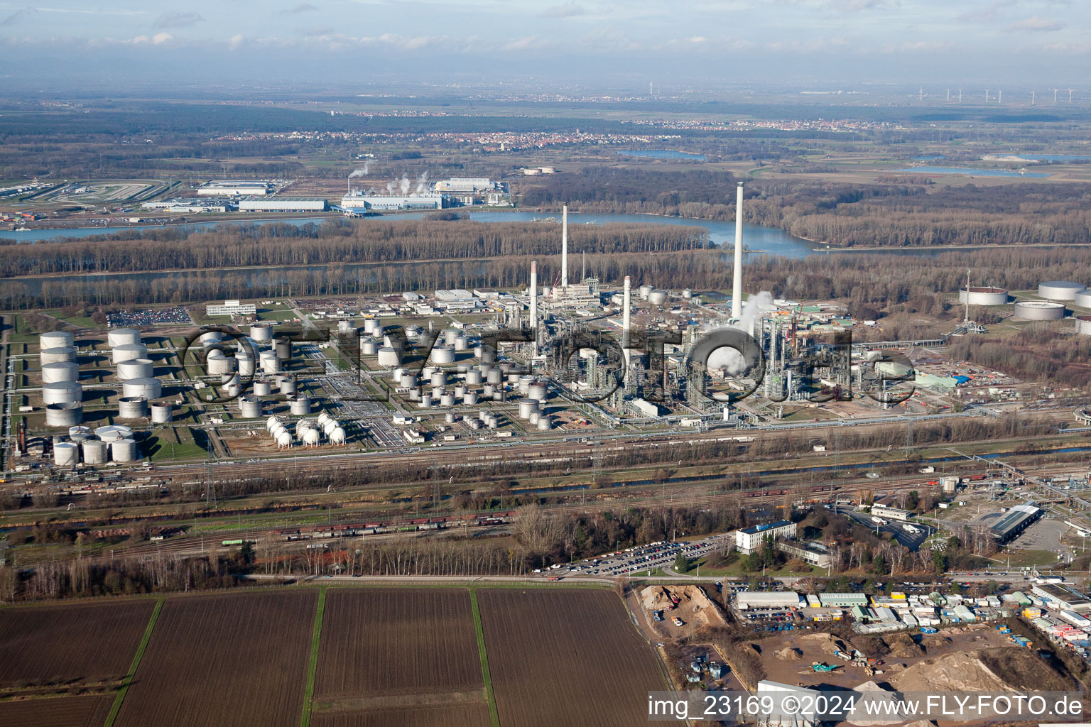 Vue aérienne de Quartier Knielingen in Karlsruhe dans le département Bade-Wurtemberg, Allemagne