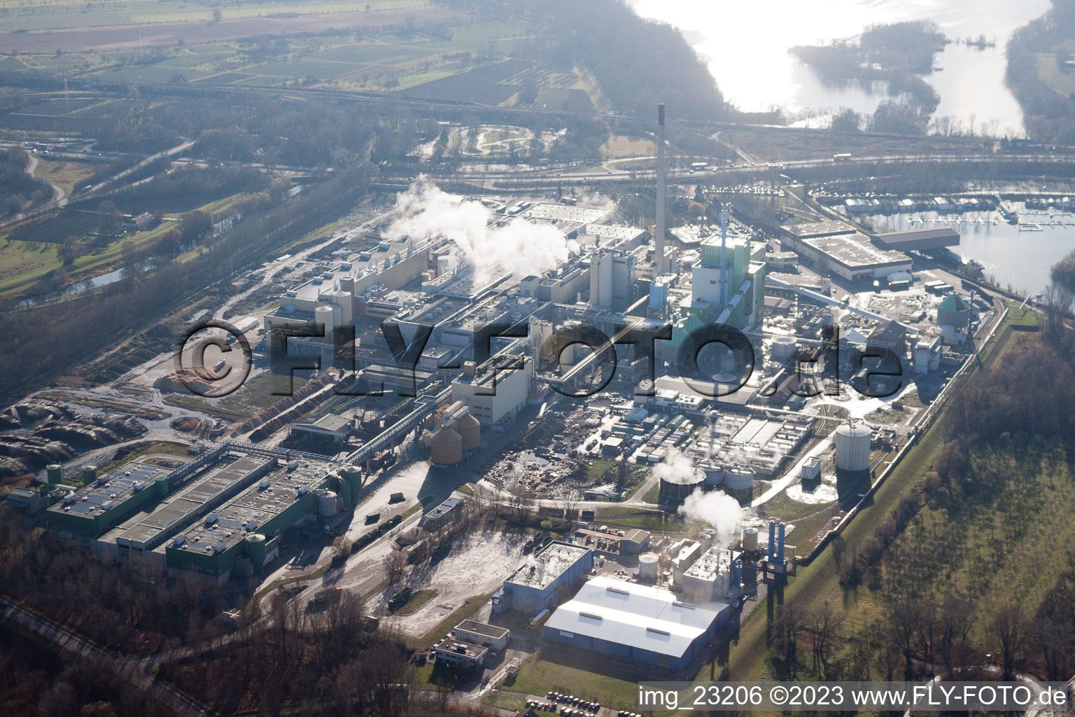 Vue oblique de Site de l'usine de papier Stora Enso dans le district de Maxau à le quartier Knielingen in Karlsruhe dans le département Bade-Wurtemberg, Allemagne
