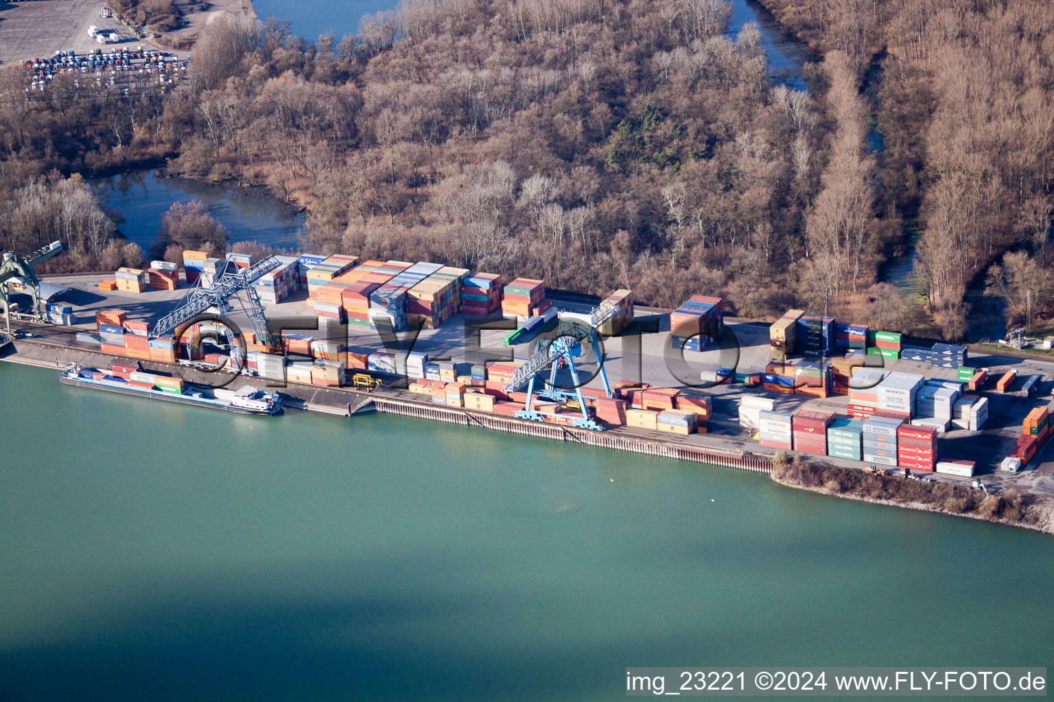 Vue oblique de Port du Rhin à le quartier Maximiliansau in Wörth am Rhein dans le département Rhénanie-Palatinat, Allemagne