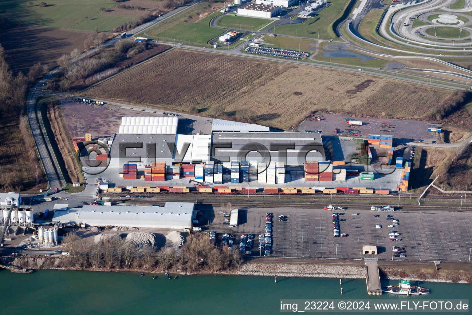 Port du Rhin à le quartier Maximiliansau in Wörth am Rhein dans le département Rhénanie-Palatinat, Allemagne vue d'en haut