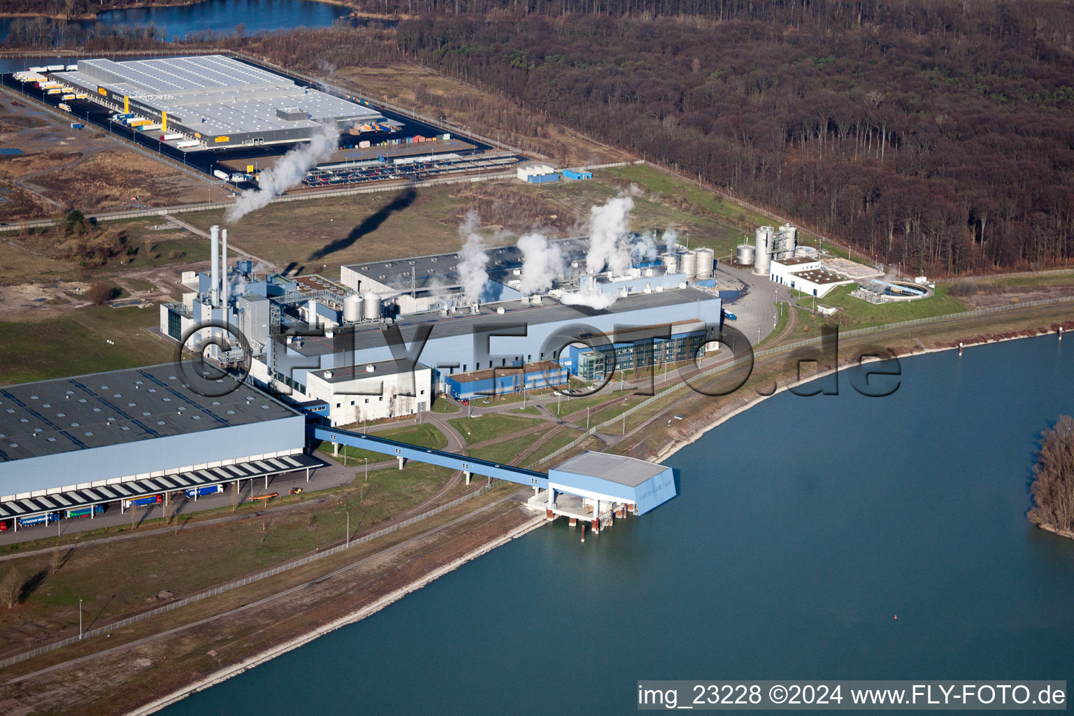 Vue aérienne de Usine de papier de palme dans la zone industrielle d'Oberwald à le quartier Maximiliansau in Wörth am Rhein dans le département Rhénanie-Palatinat, Allemagne