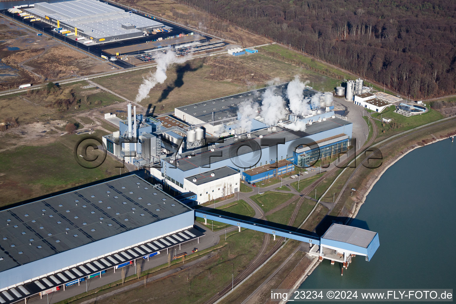 Vue aérienne de Usine de papier Palme dans la zone industrielle et commerciale à Wörth am Rhein dans le département Rhénanie-Palatinat, Allemagne