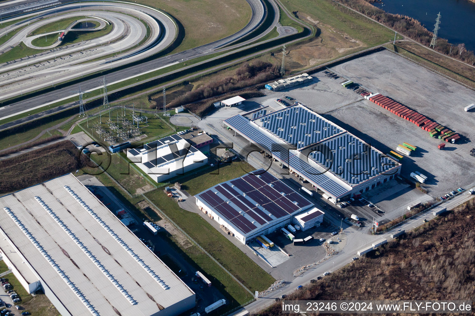 Vue aérienne de Sites de l'usine Europack GmbH dans la zone industrielle de Wörth-Oberwald à Wörth am Rhein dans le département Rhénanie-Palatinat, Allemagne