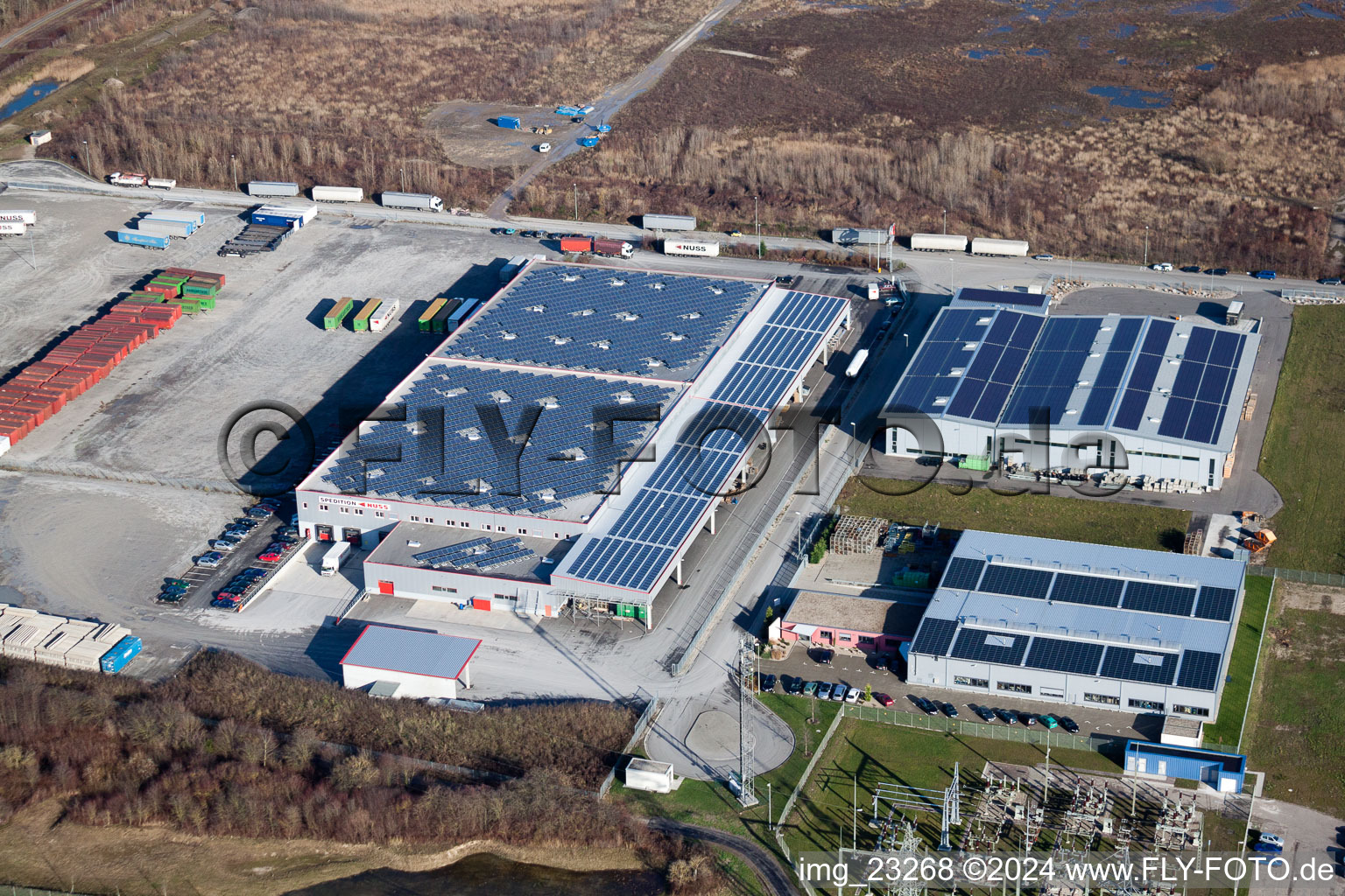 Photographie aérienne de Sites de l'usine Europack GmbH dans la zone industrielle de Wörth-Oberwald à Wörth am Rhein dans le département Rhénanie-Palatinat, Allemagne