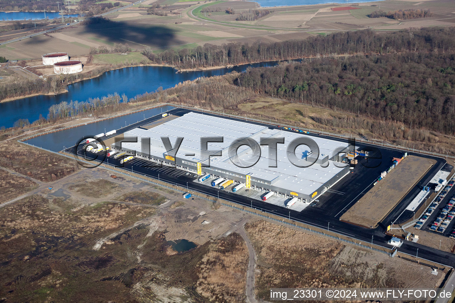 Nouveau centre logistique Netto dans la zone industrielle d'Oberwald à Wörth am Rhein dans le département Rhénanie-Palatinat, Allemagne hors des airs