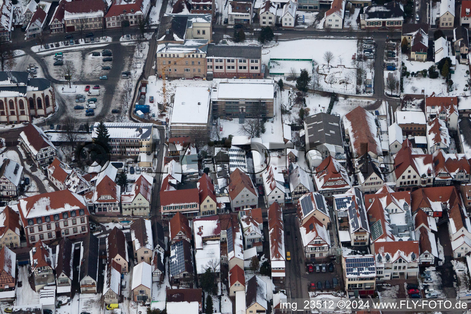 Vue oblique de Rue Haupt à Kandel dans le département Rhénanie-Palatinat, Allemagne