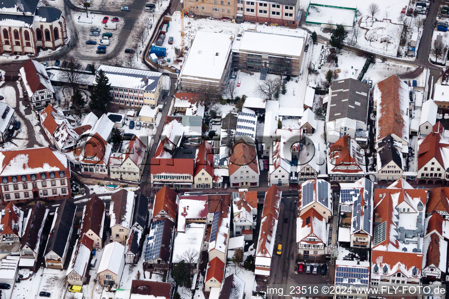 Rue Haupt à Kandel dans le département Rhénanie-Palatinat, Allemagne depuis l'avion