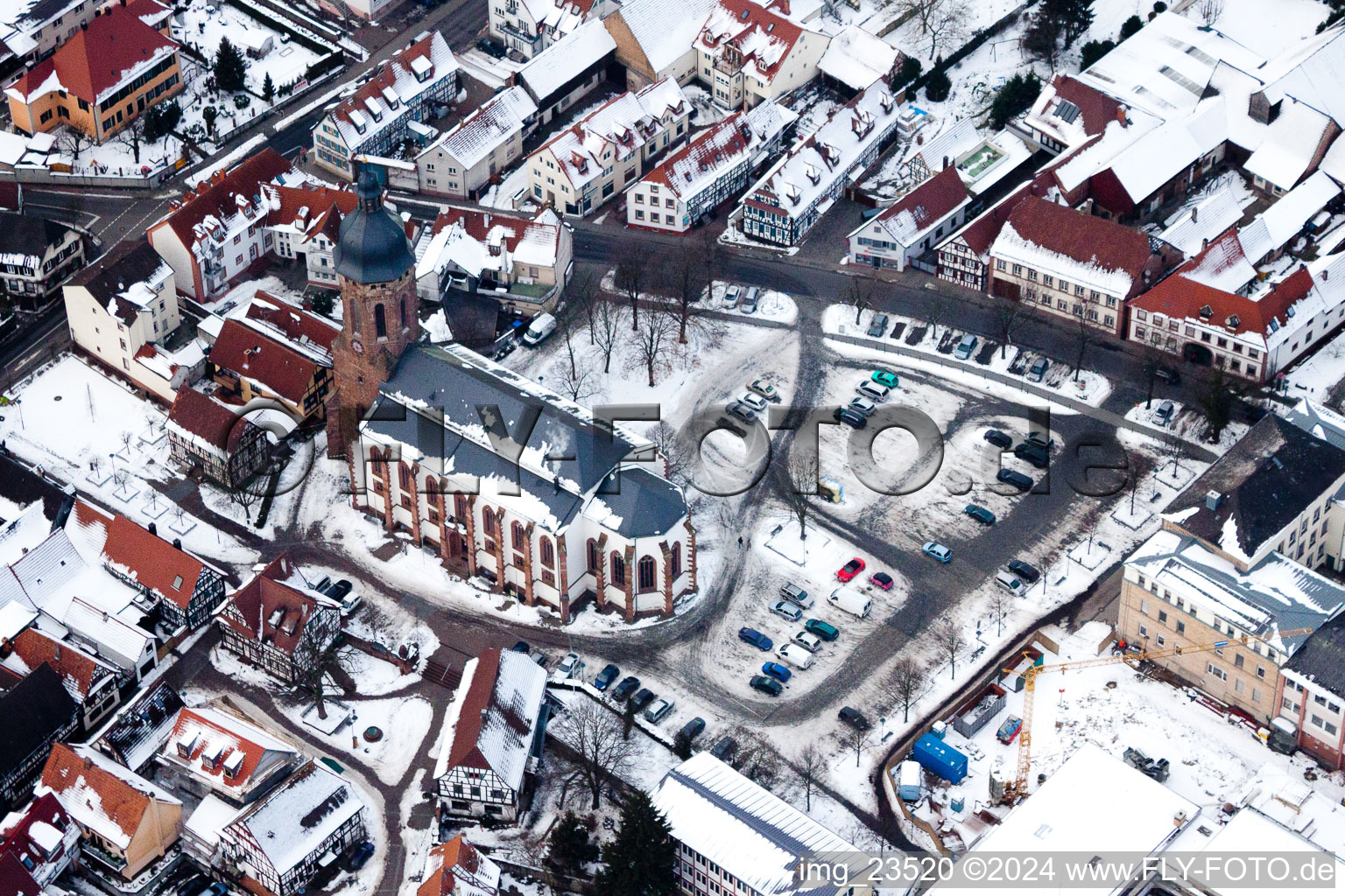 Vue aérienne de Place du marché, église à Kandel dans le département Rhénanie-Palatinat, Allemagne