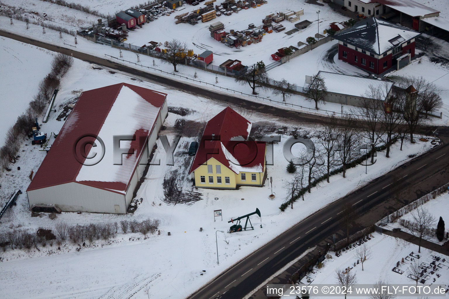 Minfeld dans le département Rhénanie-Palatinat, Allemagne vue d'en haut