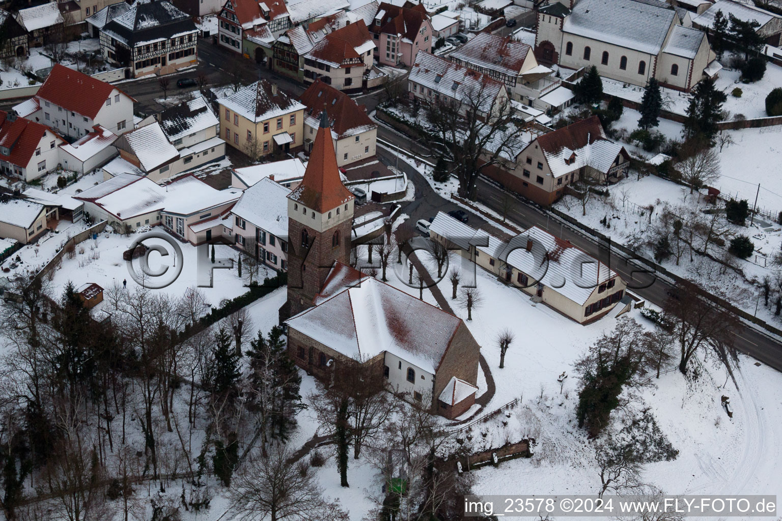 Vue d'oiseau de Minfeld dans le département Rhénanie-Palatinat, Allemagne