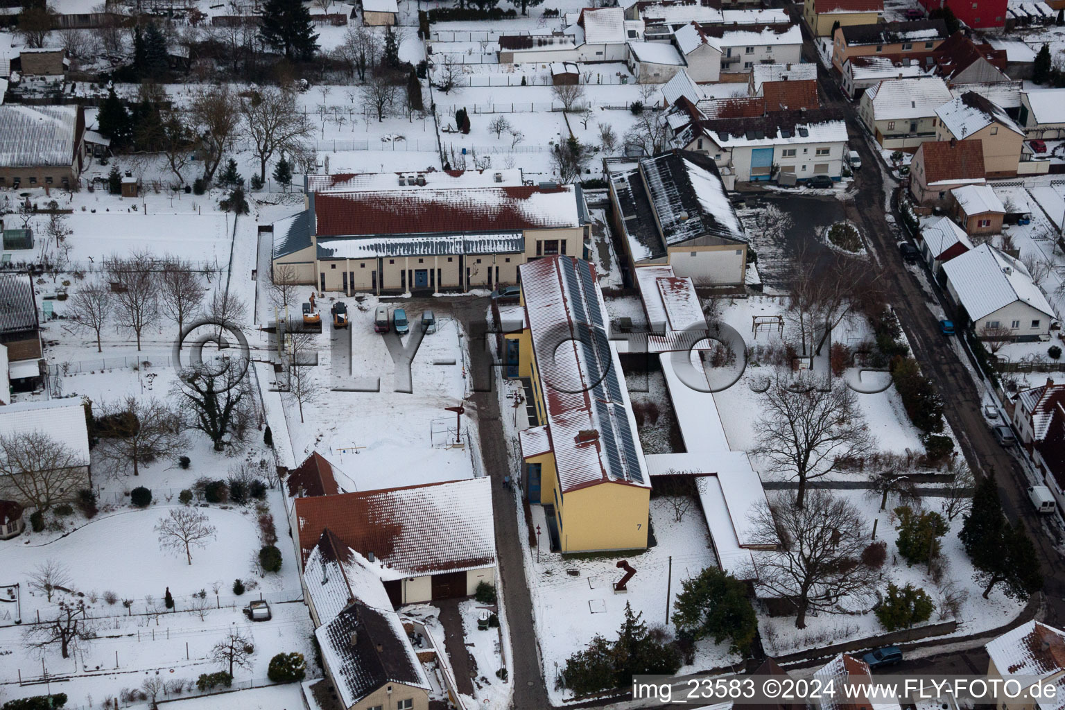 Minfeld dans le département Rhénanie-Palatinat, Allemagne d'un drone