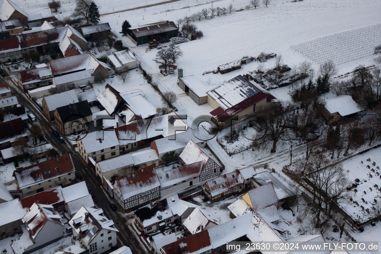 Vue d'oiseau de Vollmersweiler dans le département Rhénanie-Palatinat, Allemagne