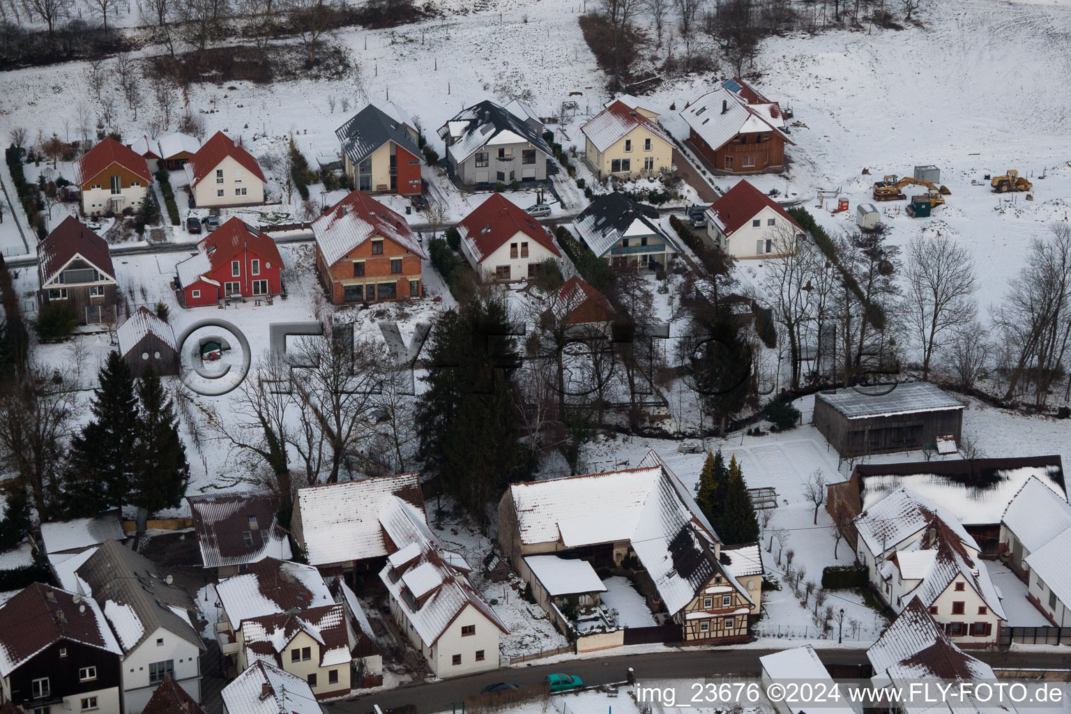 Dierbach dans le département Rhénanie-Palatinat, Allemagne du point de vue du drone