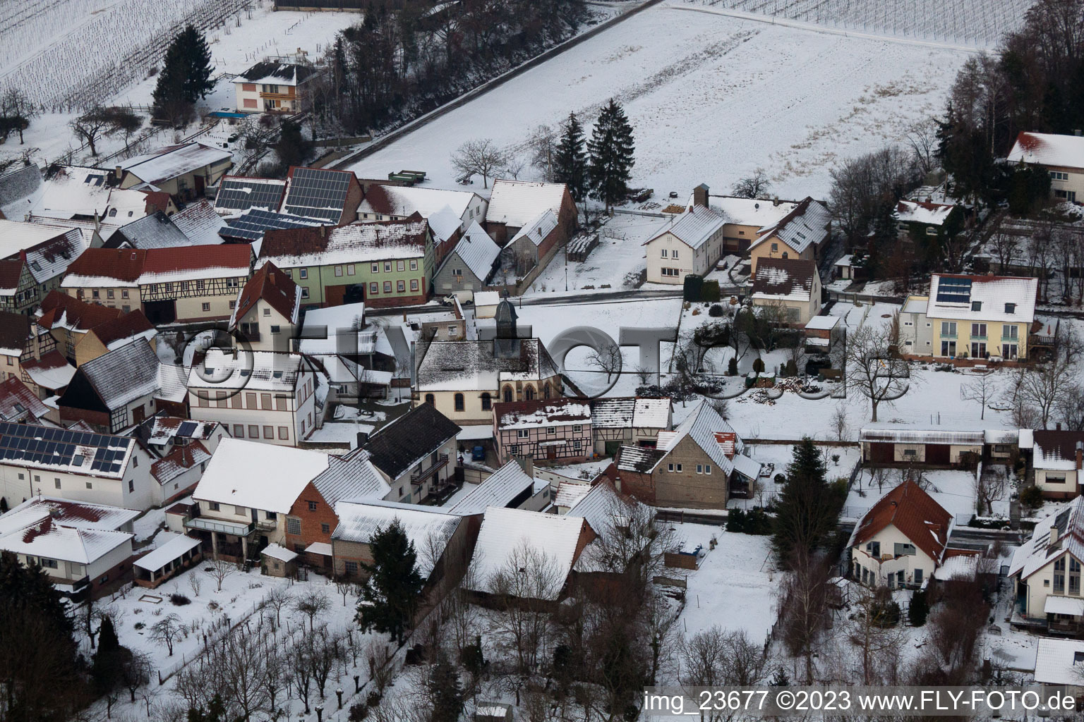 Dierbach dans le département Rhénanie-Palatinat, Allemagne d'un drone