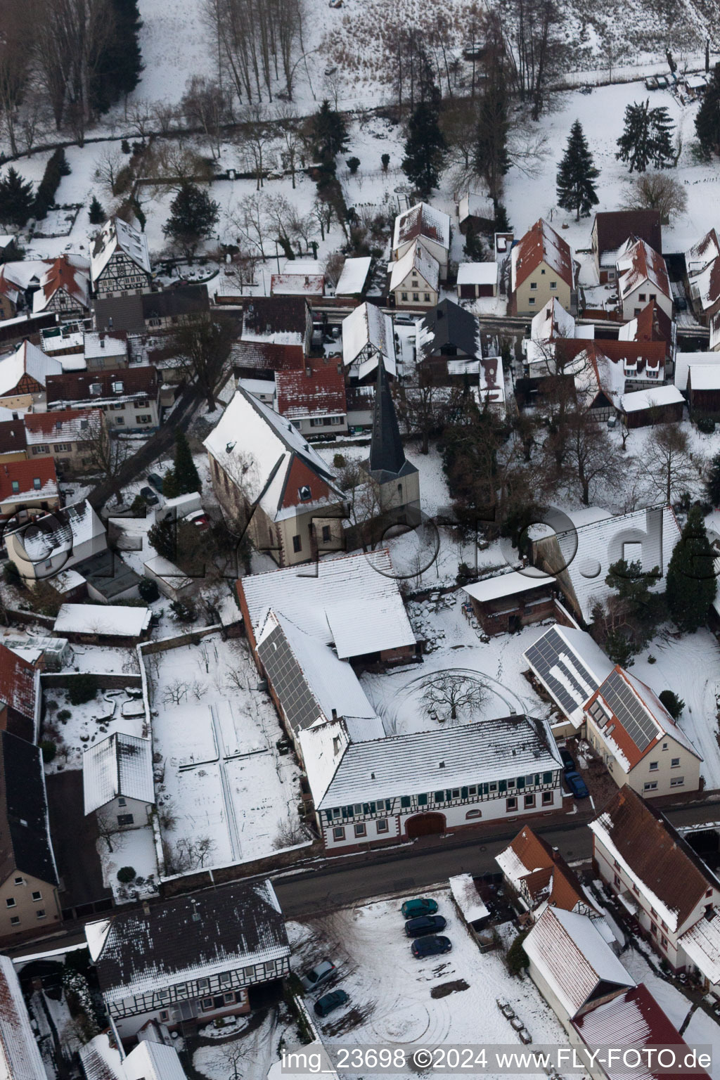 Barbelroth dans le département Rhénanie-Palatinat, Allemagne du point de vue du drone