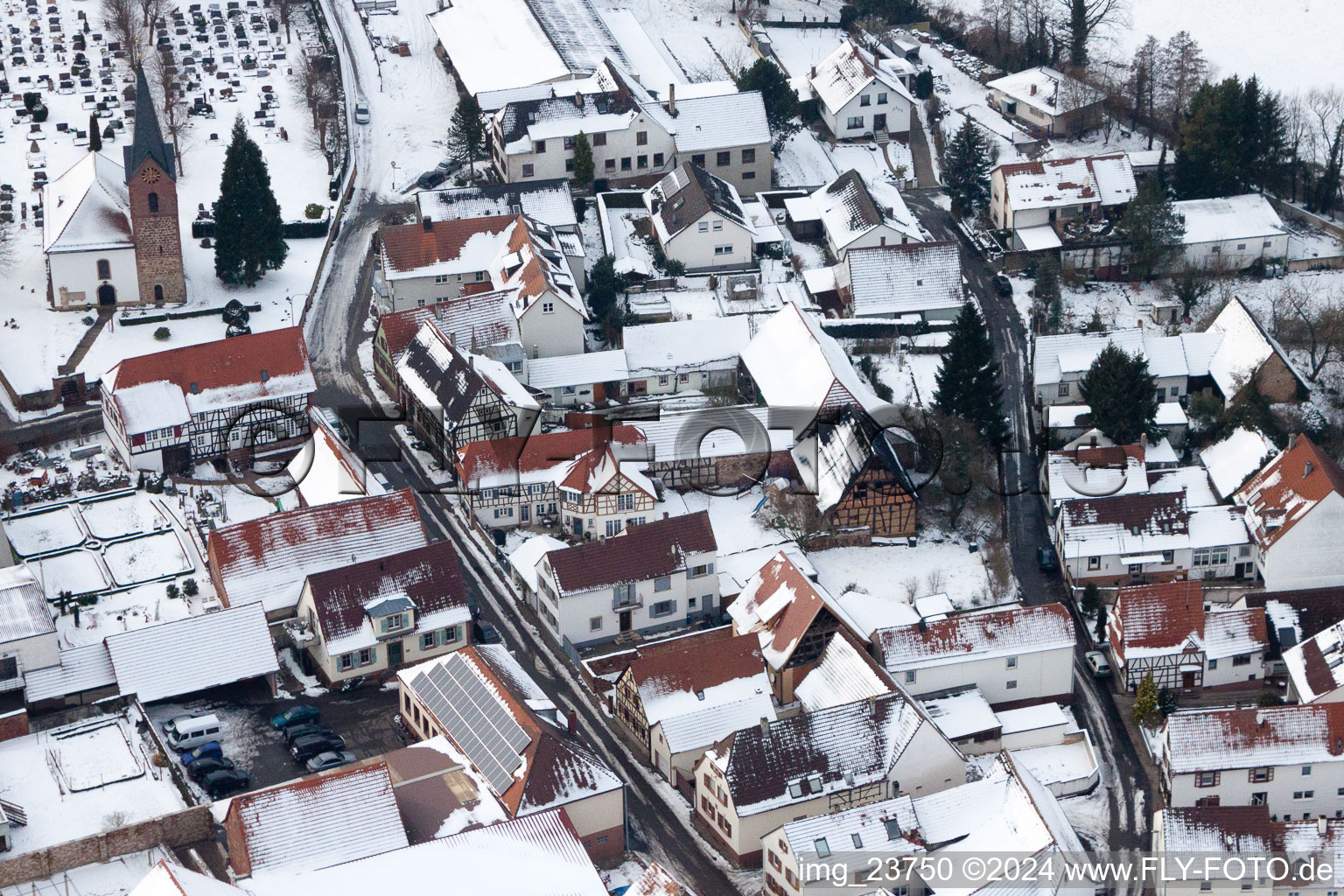 Vue d'oiseau de Winden dans le département Rhénanie-Palatinat, Allemagne