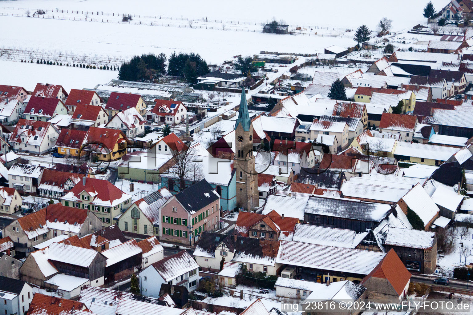 Vue aérienne de Rue Haupt à Erlenbach bei Kandel dans le département Rhénanie-Palatinat, Allemagne