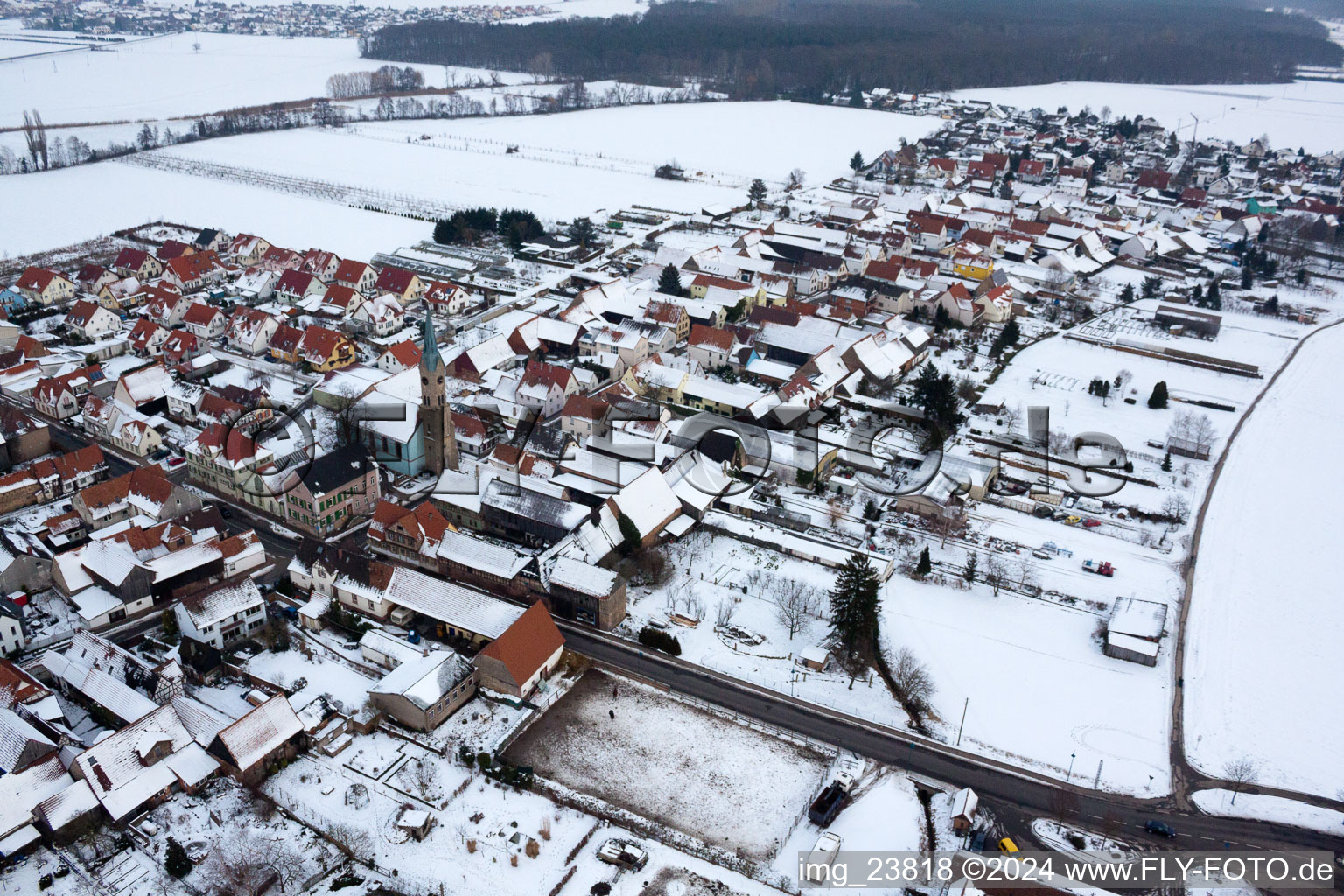 Vue d'oiseau de Erlenbach bei Kandel dans le département Rhénanie-Palatinat, Allemagne