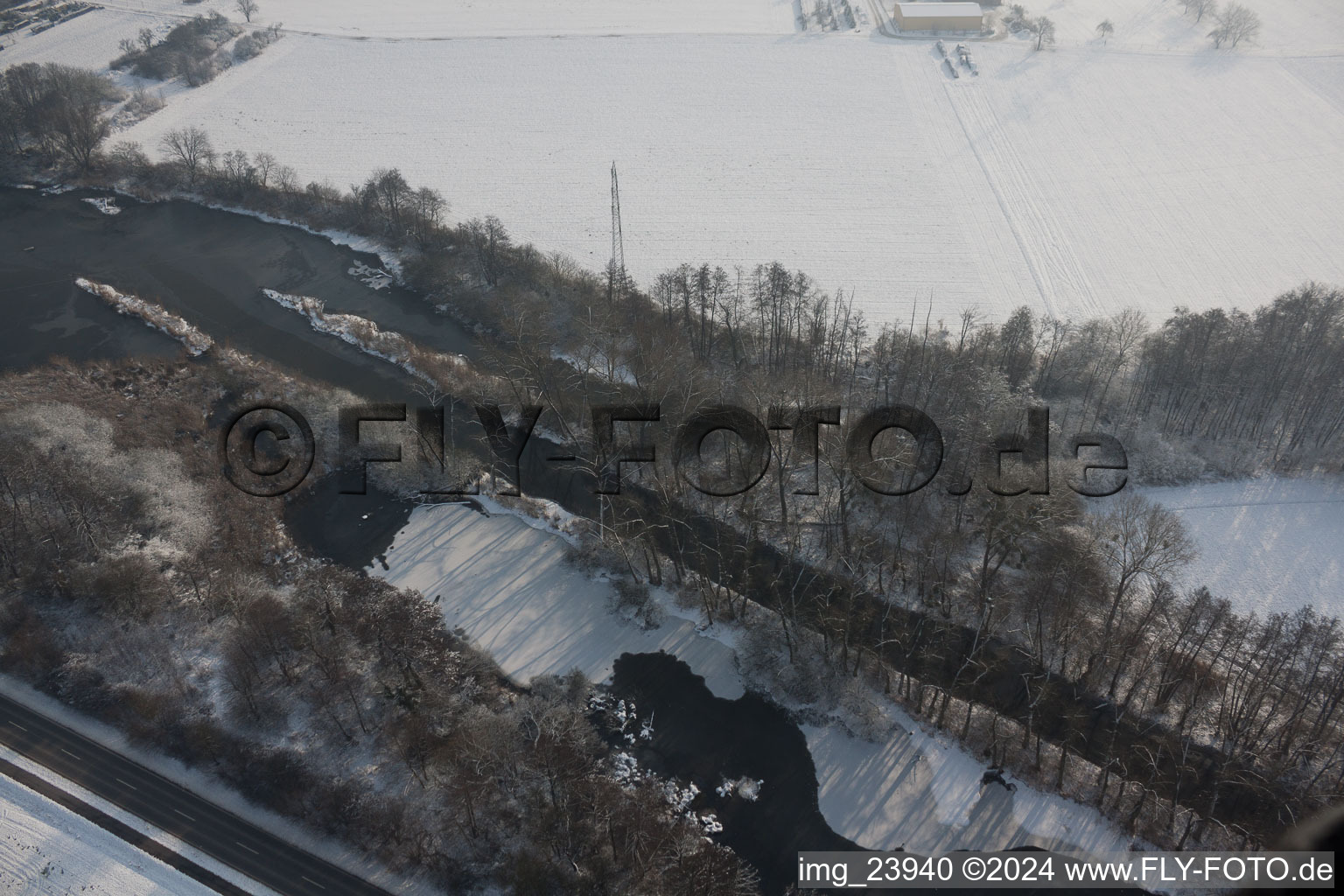 Vue aérienne de Vieux Rhin en hiver à Wörth am Rhein dans le département Rhénanie-Palatinat, Allemagne