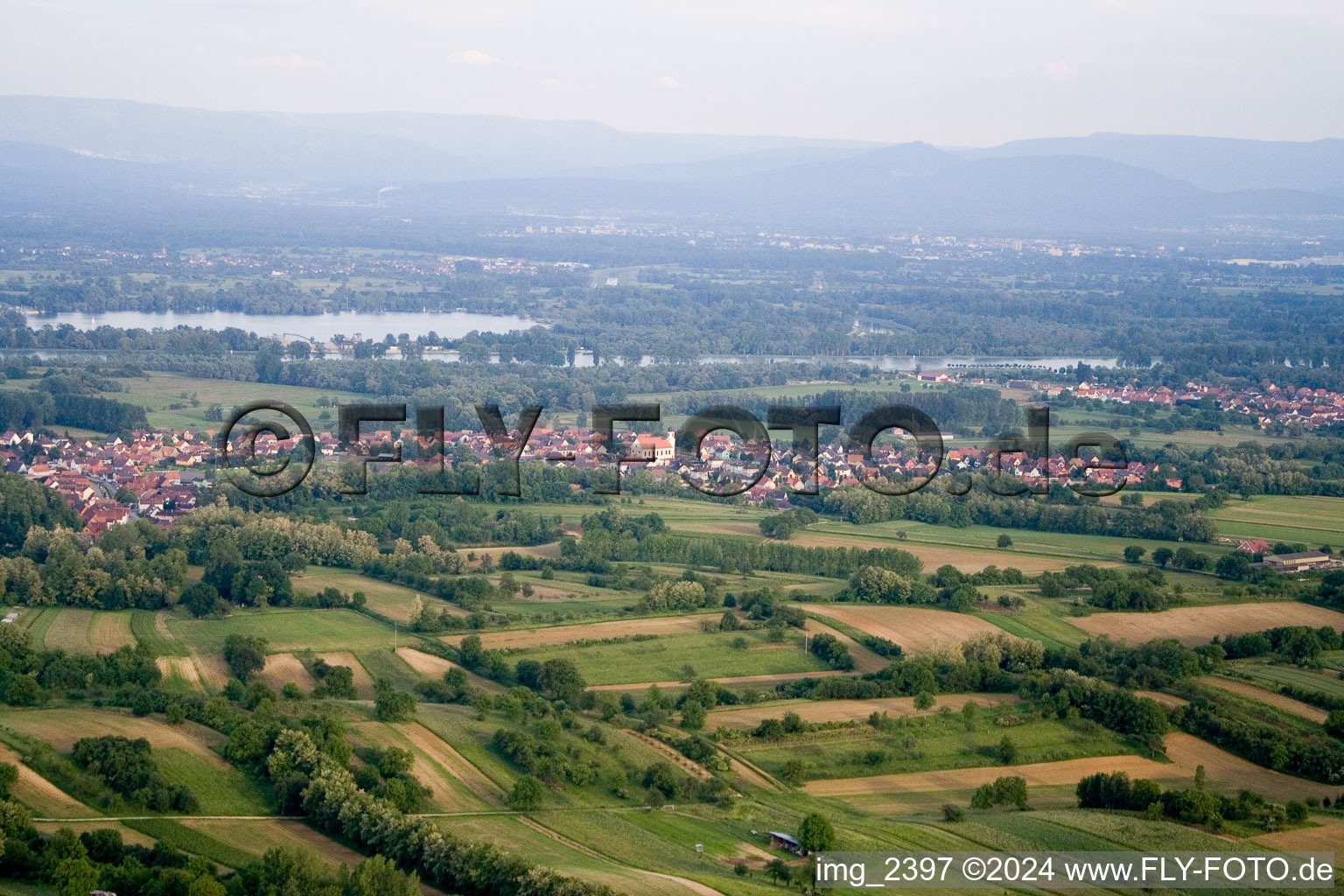 Vue aérienne de Mothern dans le département Bas Rhin, France