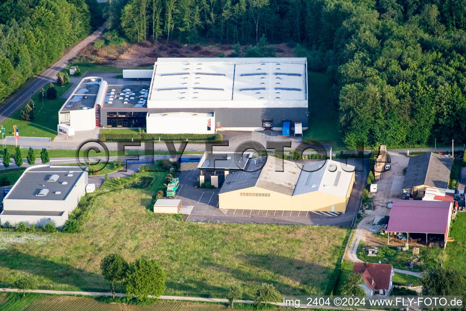 Photographie aérienne de Schaffhouse près de Seltz à Schaffhouse-près-Seltz dans le département Bas Rhin, France