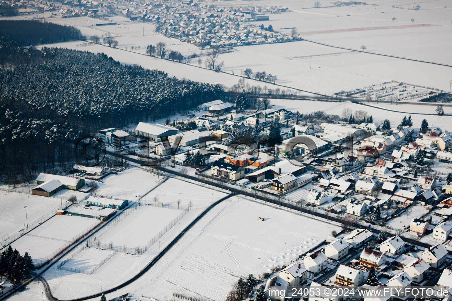 Rheinzabern dans le département Rhénanie-Palatinat, Allemagne depuis l'avion