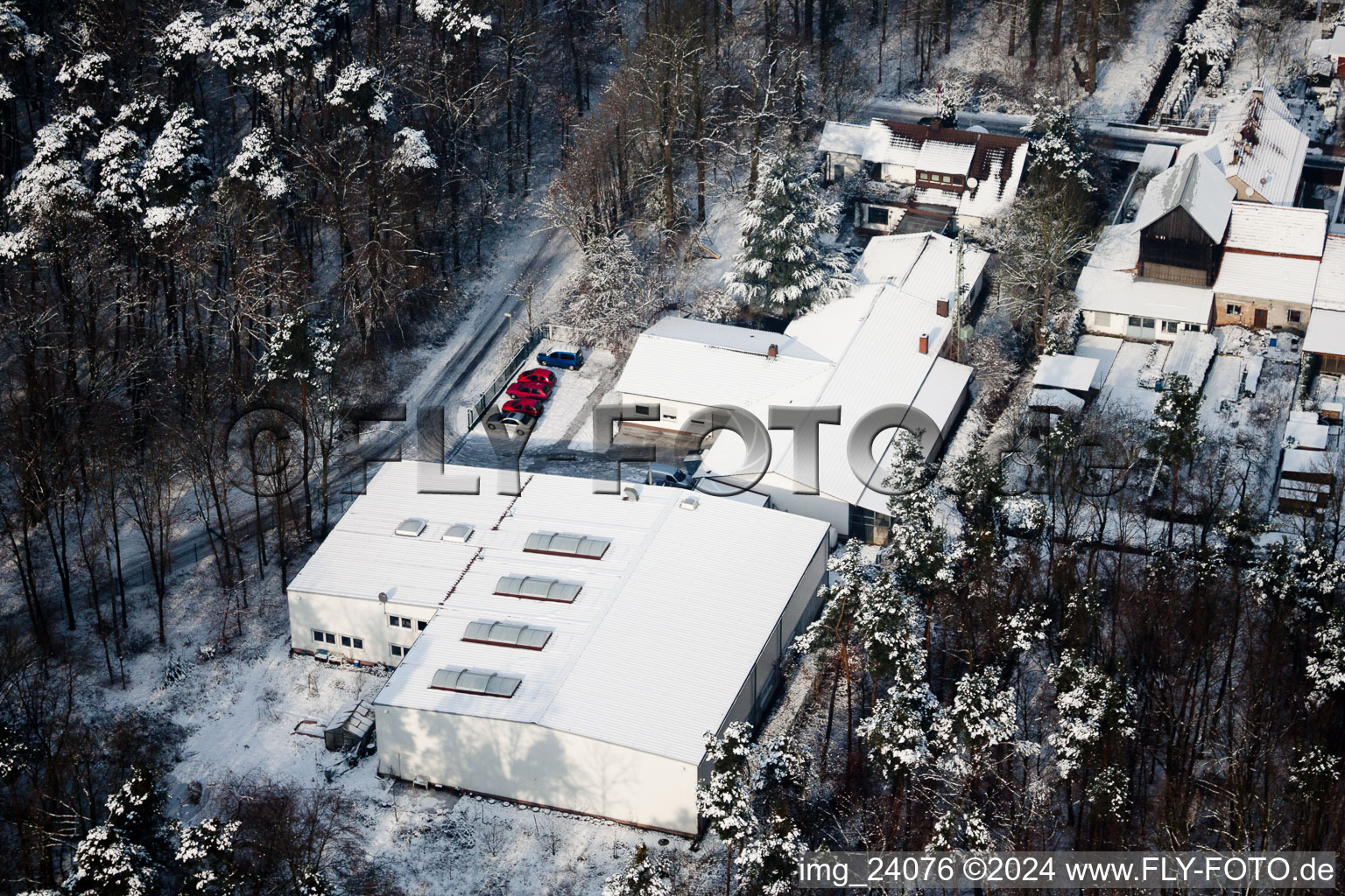 Vue aérienne de Paulat GmbH à Hatzenbühl dans le département Rhénanie-Palatinat, Allemagne