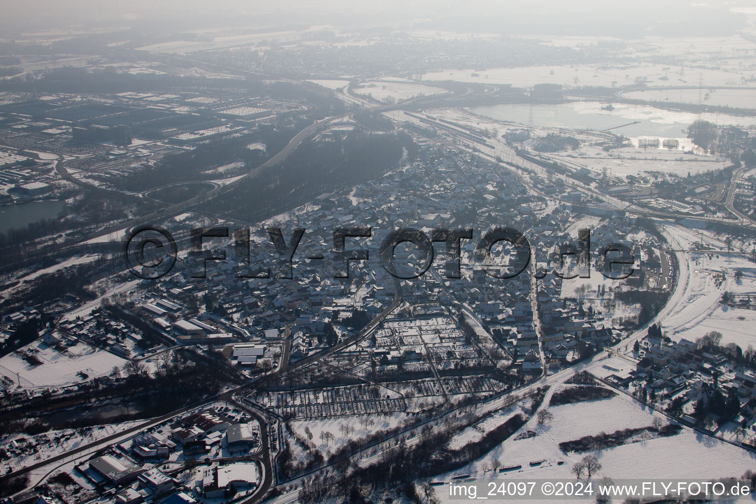 Vue aérienne de Du nord-ouest à Wörth am Rhein dans le département Rhénanie-Palatinat, Allemagne