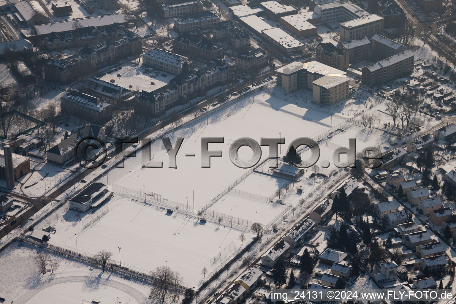 Vue aérienne de Quartier Knielingen in Karlsruhe dans le département Bade-Wurtemberg, Allemagne