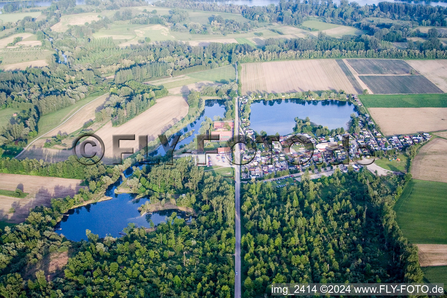 Vue aérienne de Camping Baggersee à Beinheim dans le département Bas Rhin, France