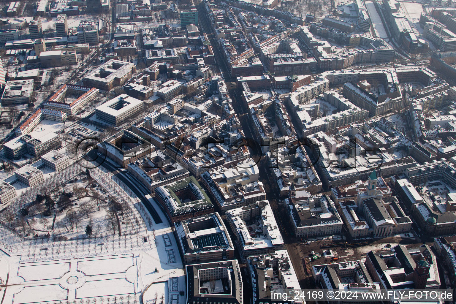 Vue aérienne de Piéton à le quartier Innenstadt-Ost in Karlsruhe dans le département Bade-Wurtemberg, Allemagne