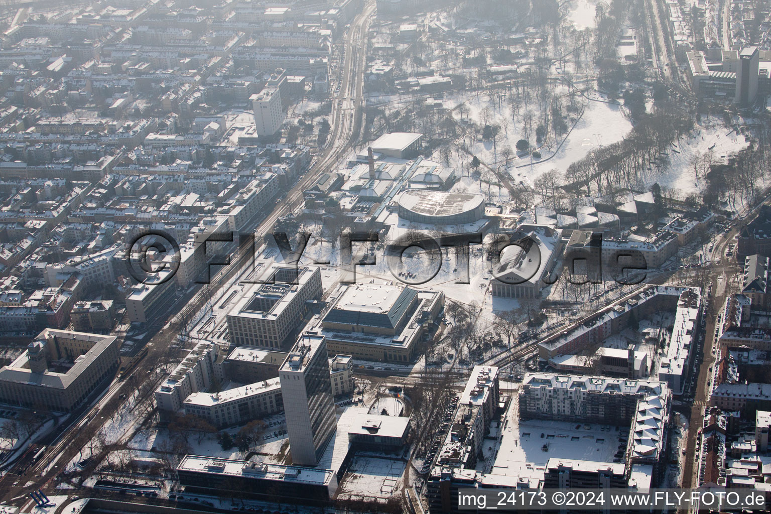 Vue aérienne de Palais des congrès, zoo à le quartier Südweststadt in Karlsruhe dans le département Bade-Wurtemberg, Allemagne