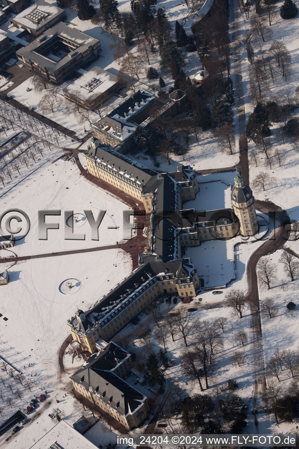 Verrouillage à le quartier Innenstadt-West in Karlsruhe dans le département Bade-Wurtemberg, Allemagne vu d'un drone