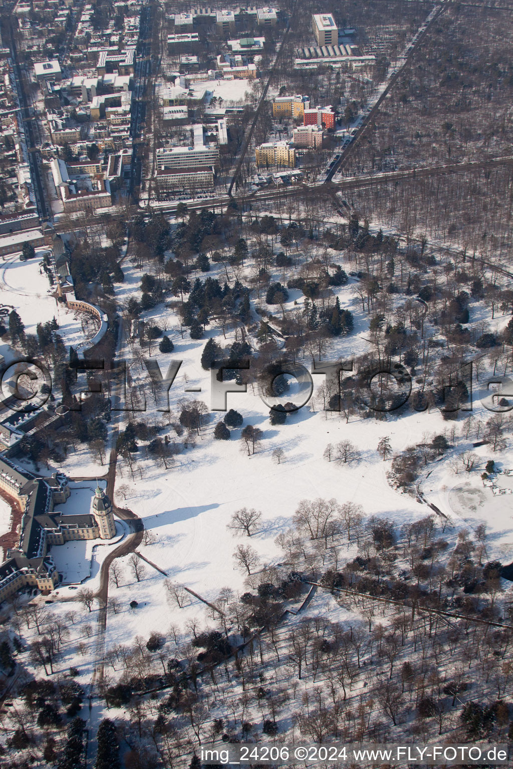 Parc du château à le quartier Innenstadt-West in Karlsruhe dans le département Bade-Wurtemberg, Allemagne hors des airs