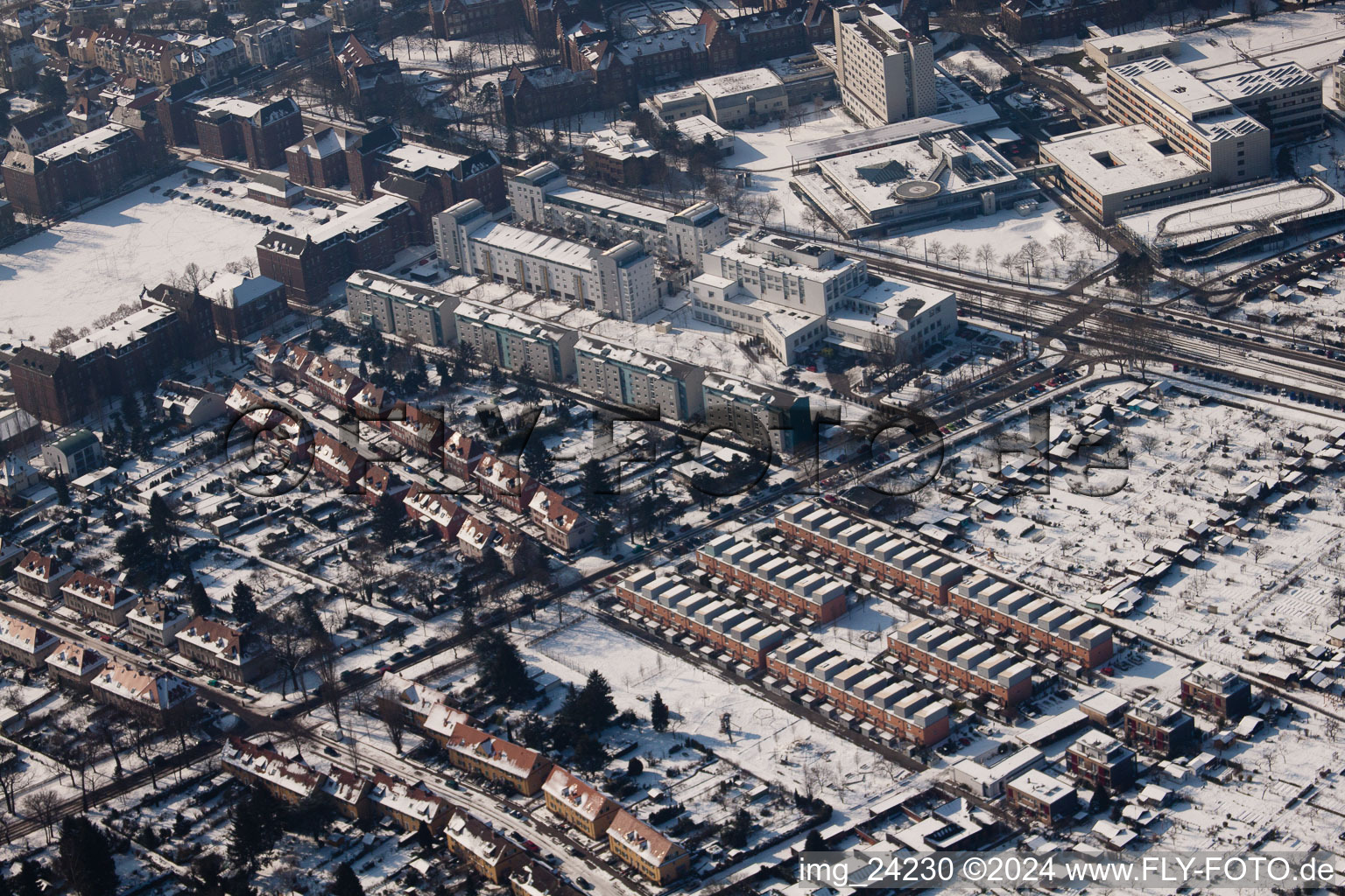 Quartier Mühlburg in Karlsruhe dans le département Bade-Wurtemberg, Allemagne depuis l'avion