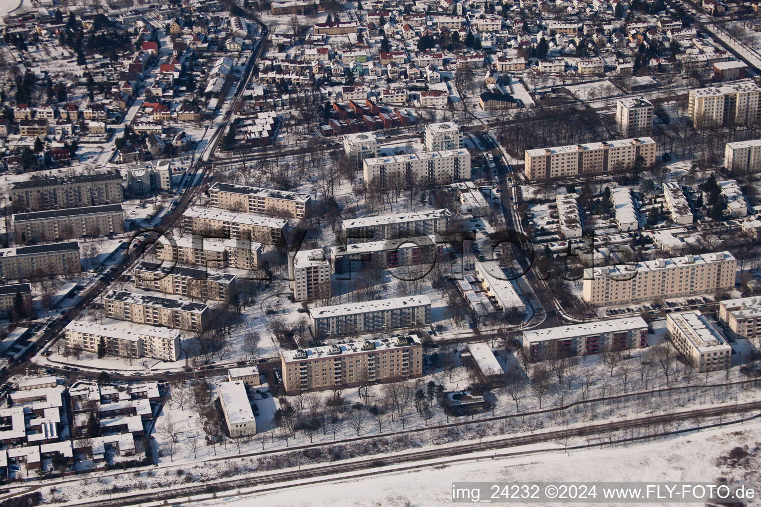 Vue aérienne de De l'est à le quartier Nordweststadt in Karlsruhe dans le département Bade-Wurtemberg, Allemagne