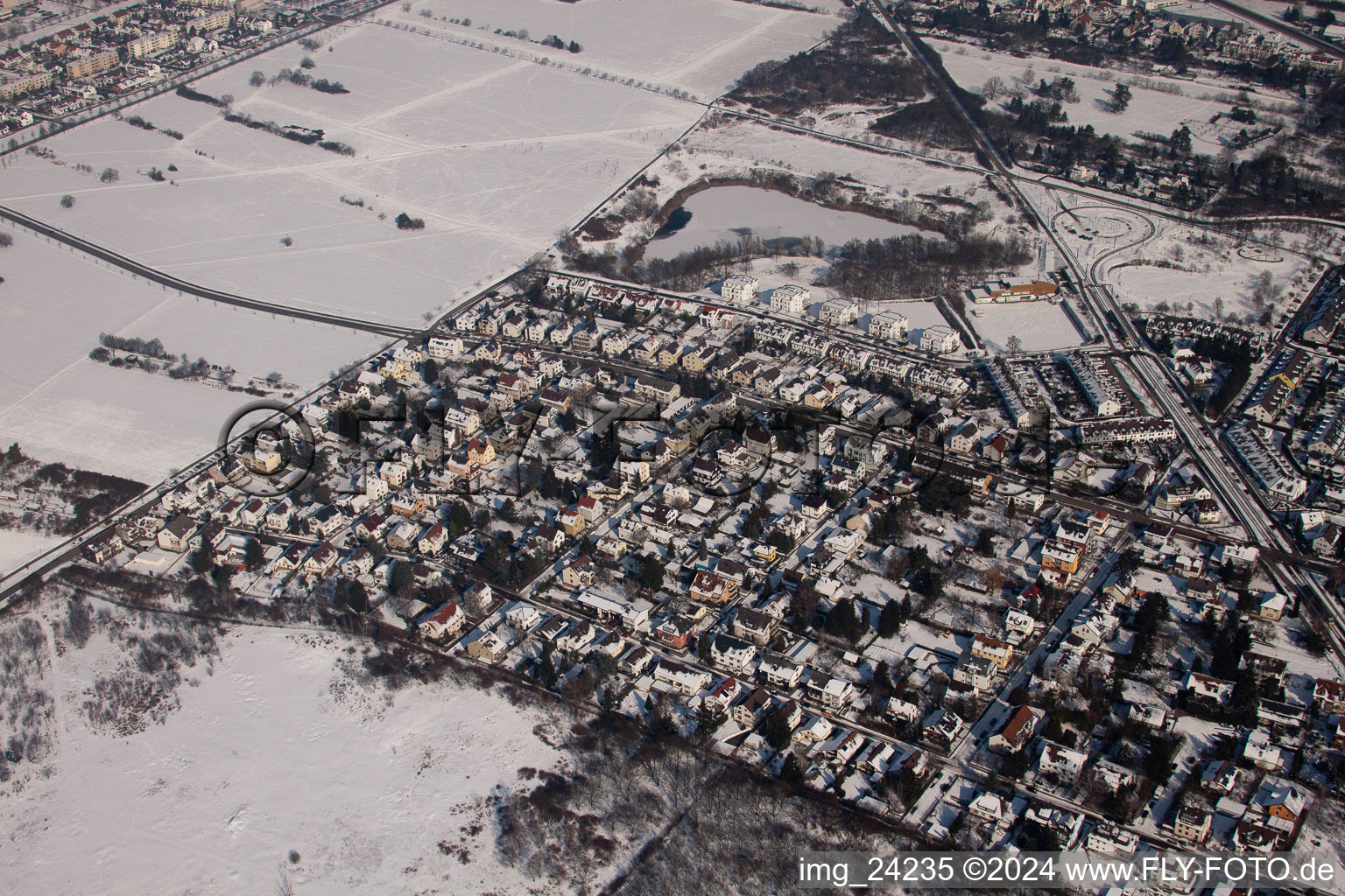 Vue aérienne de Chemin des gorges à le quartier Nordweststadt in Karlsruhe dans le département Bade-Wurtemberg, Allemagne