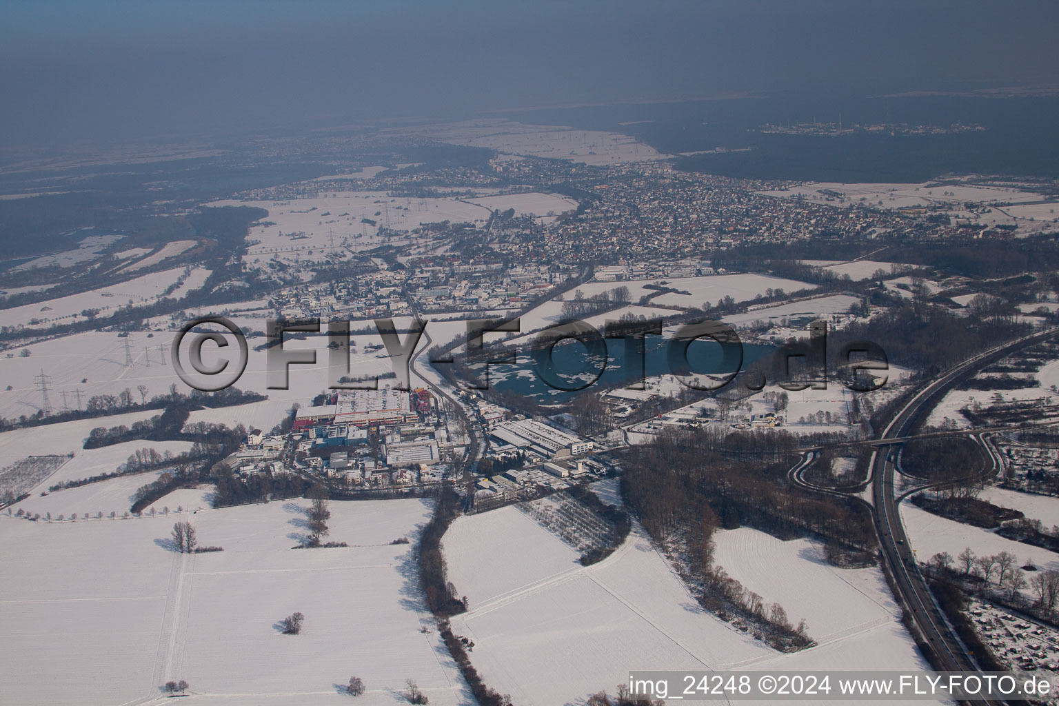 Photographie aérienne de Usine d'huile minérale du Haut-Rhin à le quartier Knielingen in Karlsruhe dans le département Bade-Wurtemberg, Allemagne