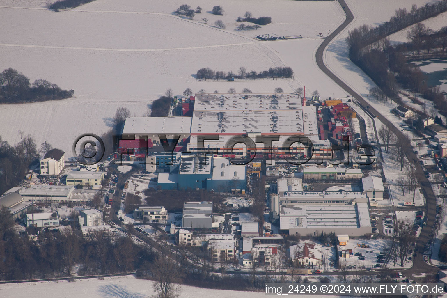 Vue oblique de Usine d'huile minérale du Haut-Rhin à le quartier Knielingen in Karlsruhe dans le département Bade-Wurtemberg, Allemagne