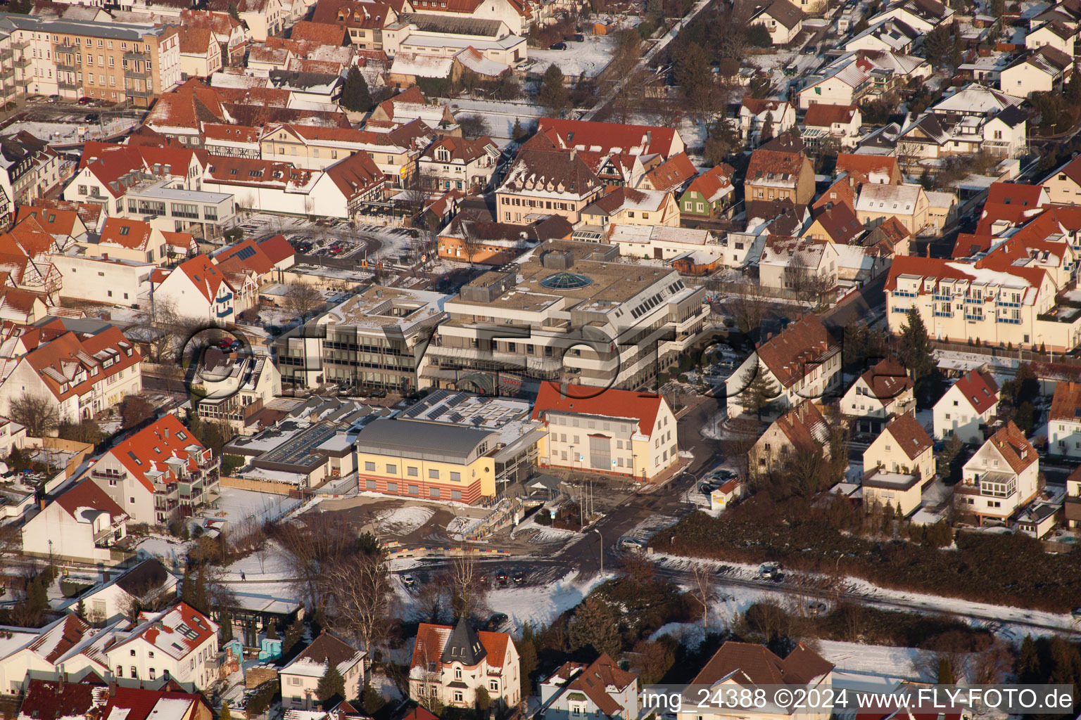 Vue aérienne de Administration VG, caisse d'épargne à Kandel dans le département Rhénanie-Palatinat, Allemagne