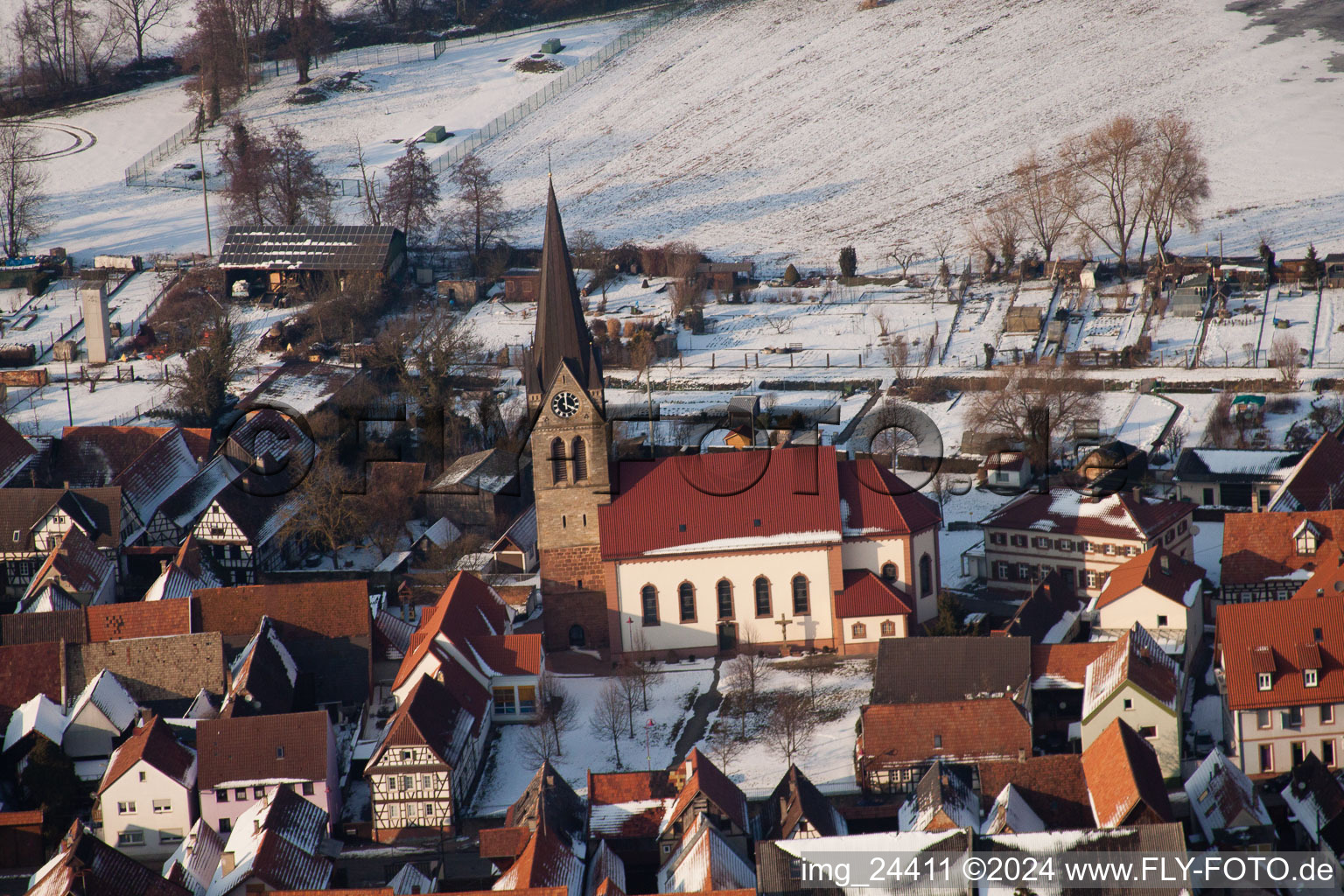 Vue aérienne de Église à Steinweiler dans le département Rhénanie-Palatinat, Allemagne